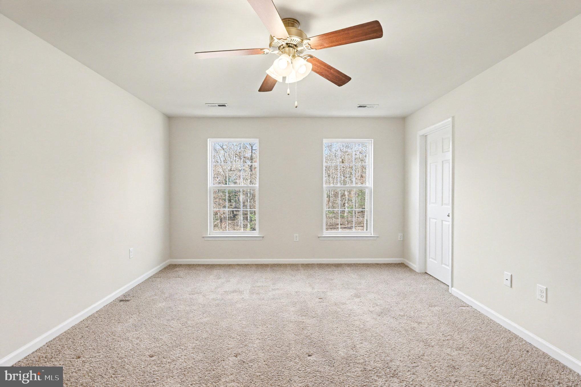 VINTAGE ESTATES - Residential