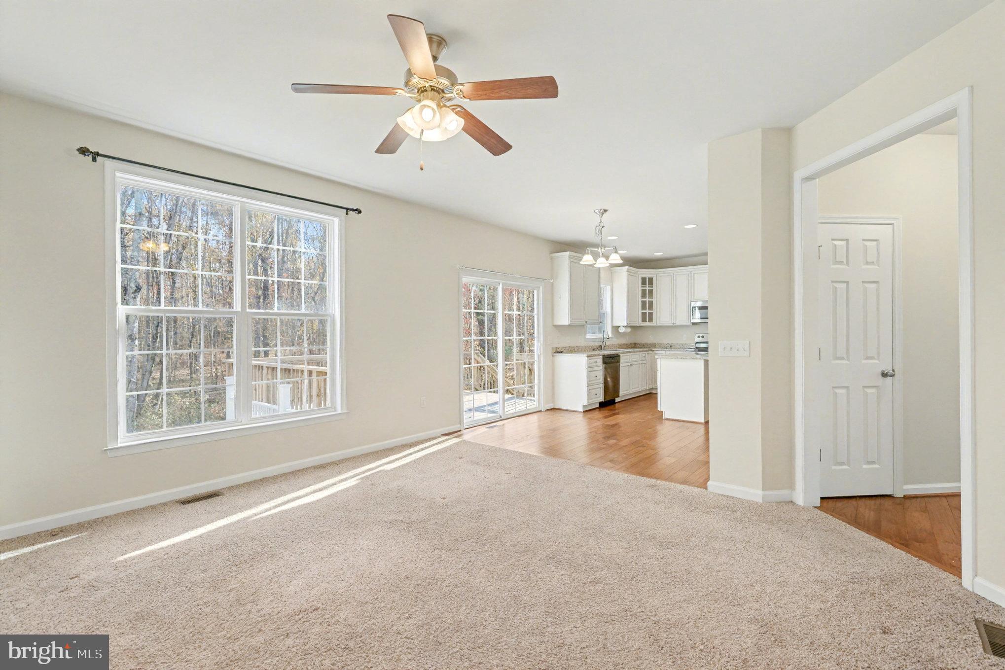 VINTAGE ESTATES - Residential