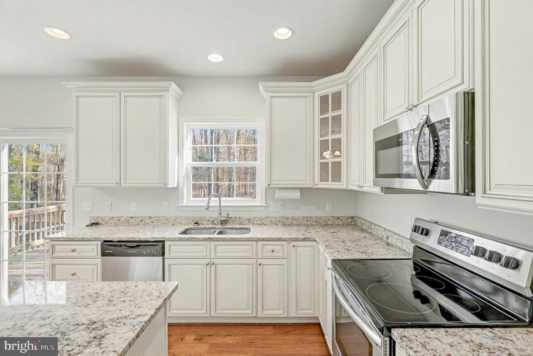 VINTAGE ESTATES - Residential