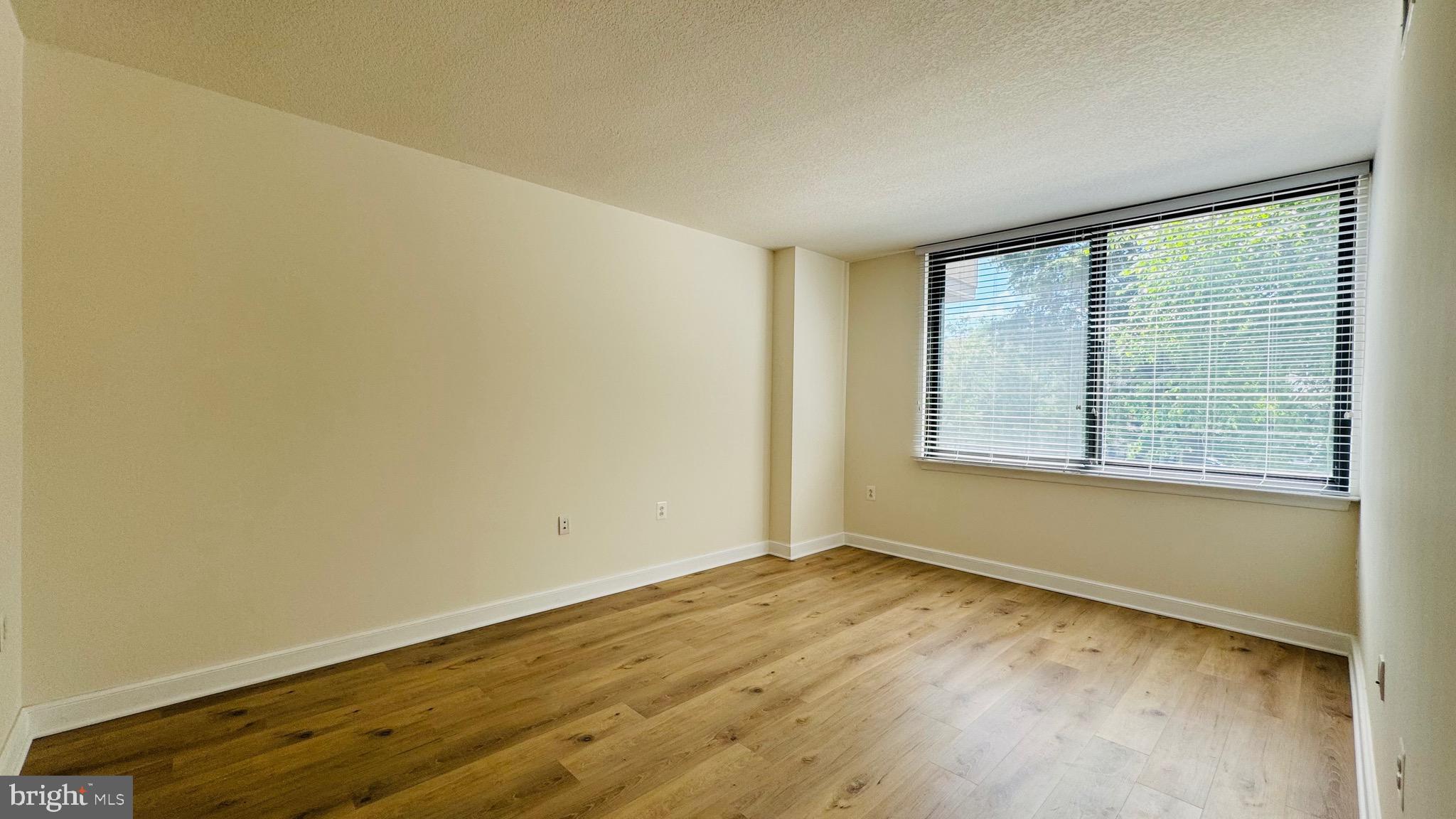 MIDTOWN ALEXANDRIA STATION CONDOMINIUM - Residential Lease