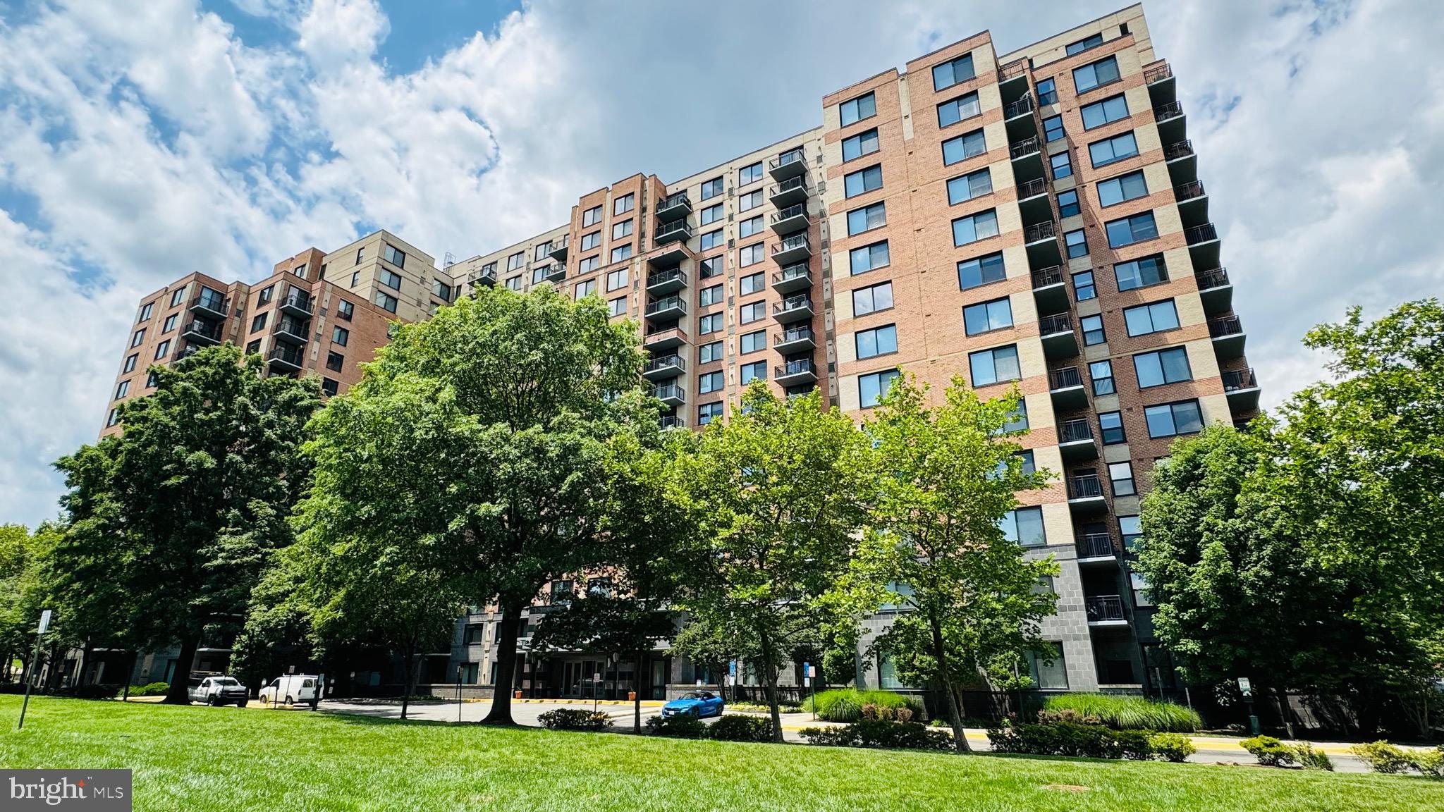 MIDTOWN ALEXANDRIA STATION CONDOMINIUM - Residential Lease