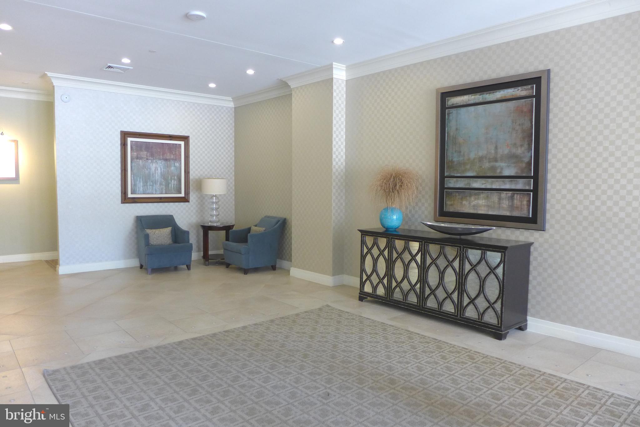 MIDTOWN ALEXANDRIA STATION CONDOMINIUM - Residential Lease