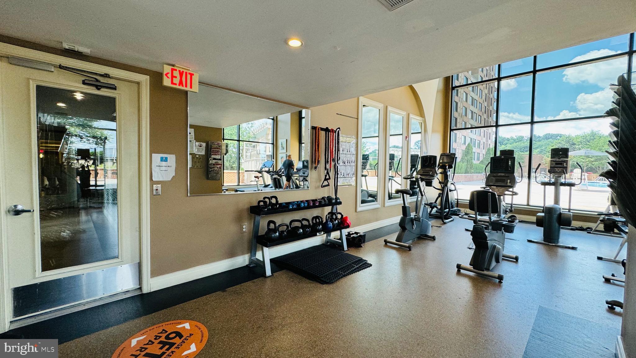 MIDTOWN ALEXANDRIA STATION CONDOMINIUM - Residential Lease