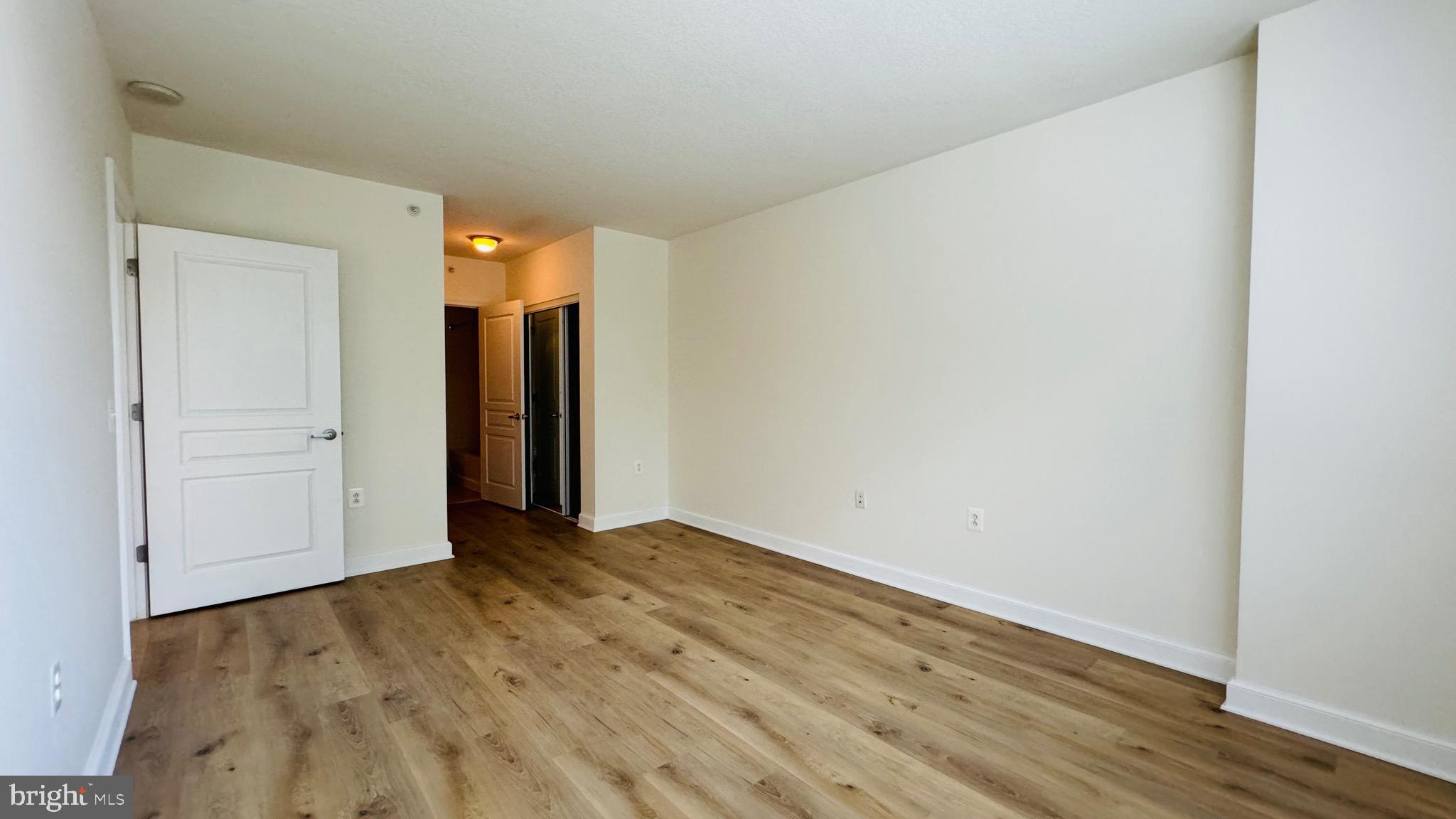 MIDTOWN ALEXANDRIA STATION CONDOMINIUM - Residential Lease