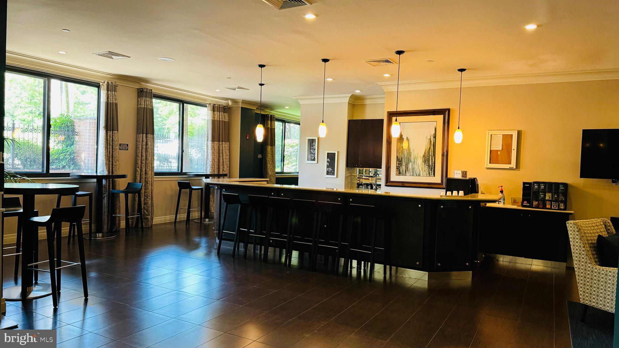 MIDTOWN ALEXANDRIA STATION CONDOMINIUM - Residential Lease