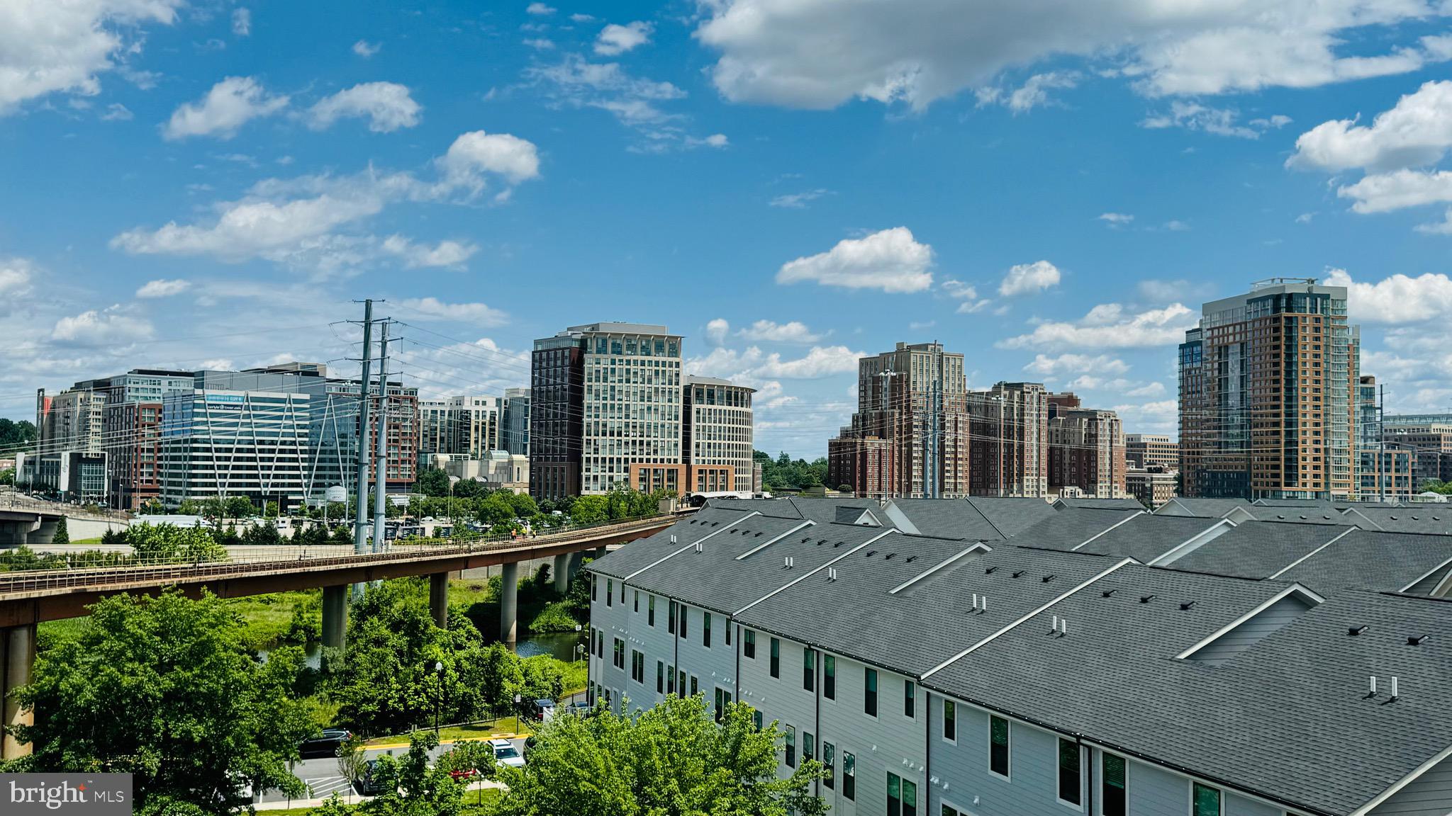 MIDTOWN ALEXANDRIA STATION CONDOMINIUM - Residential Lease