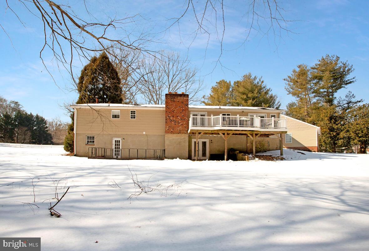 HUNTINGFIELDS MANOR - Residential