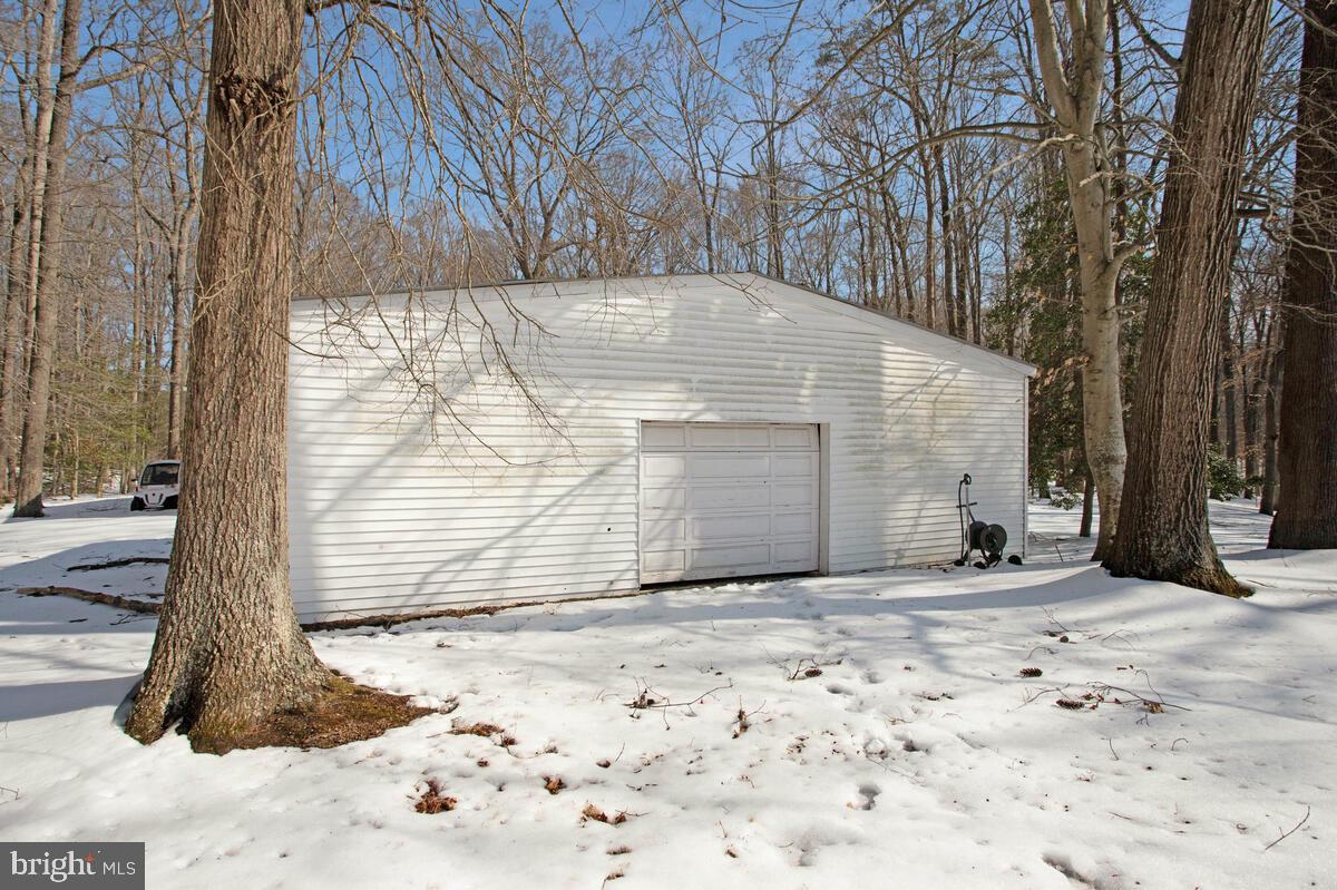 HUNTINGFIELDS MANOR - Residential