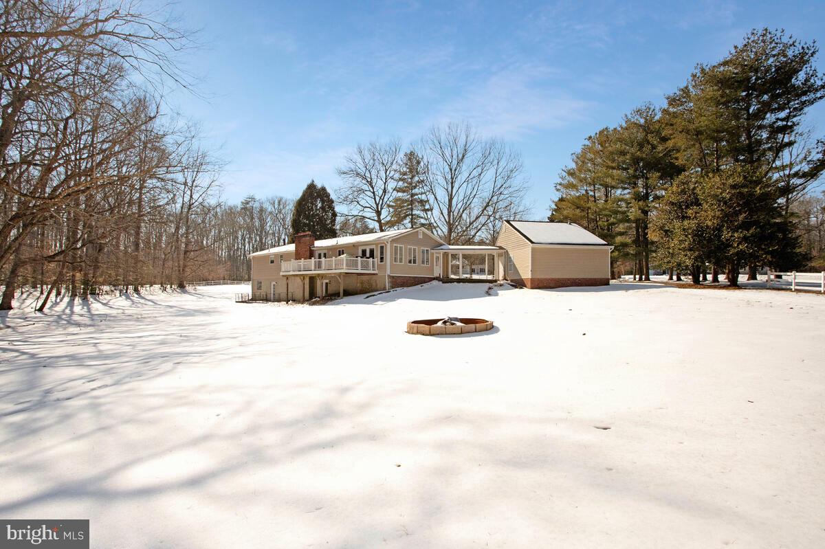 HUNTINGFIELDS MANOR - Residential