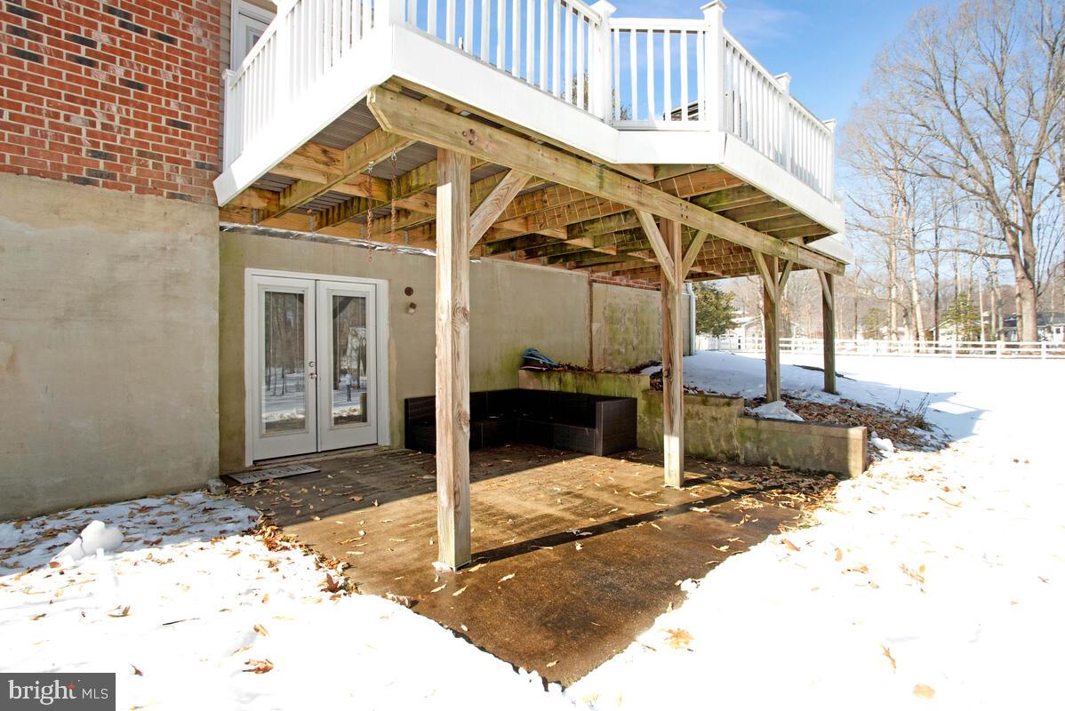 HUNTINGFIELDS MANOR - Residential