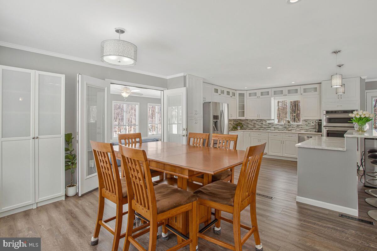 HUNTINGFIELDS MANOR - Residential