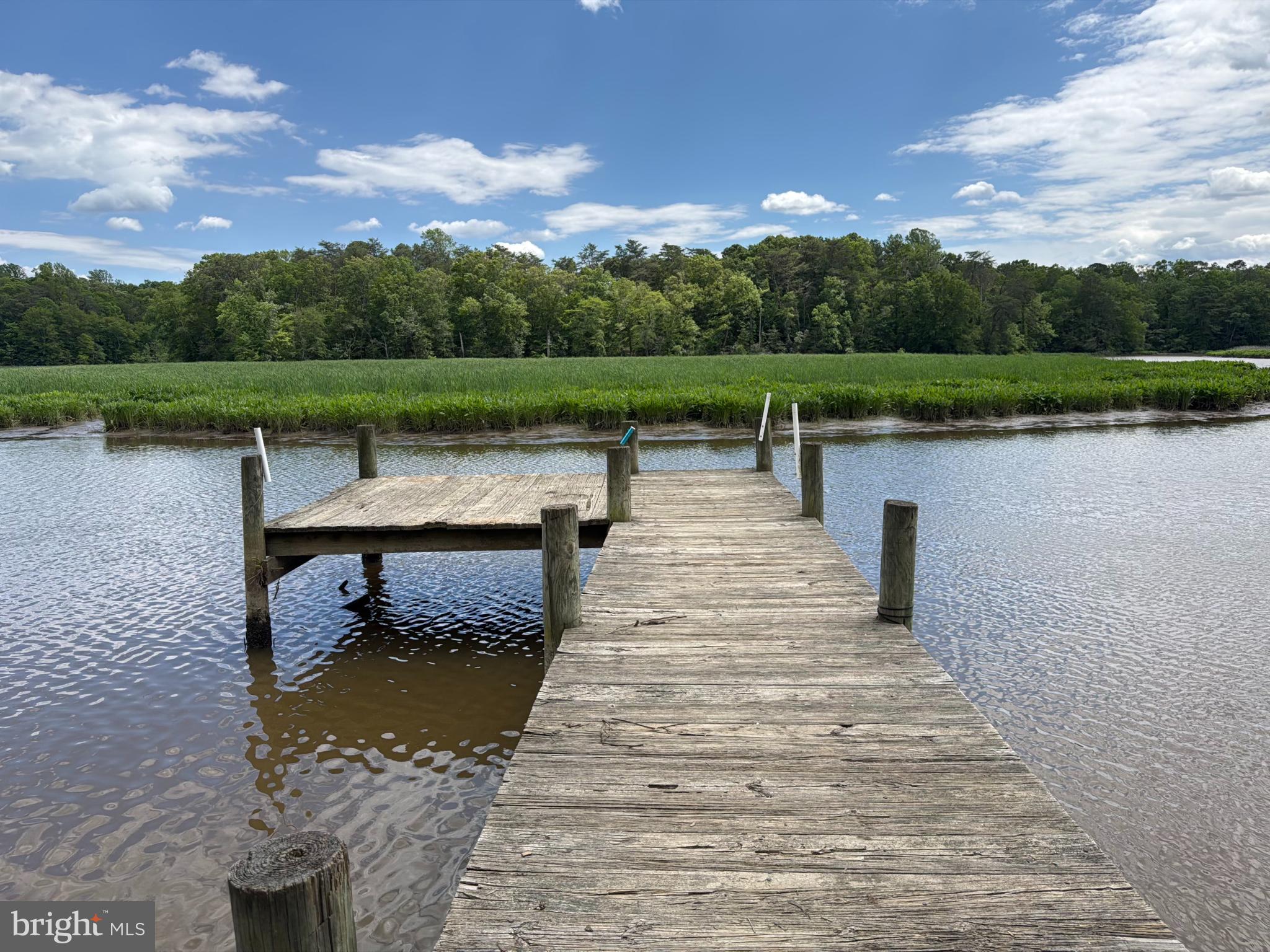 HUNTINGFIELDS MANOR - Residential