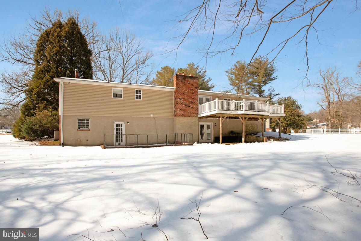 HUNTINGFIELDS MANOR - Residential