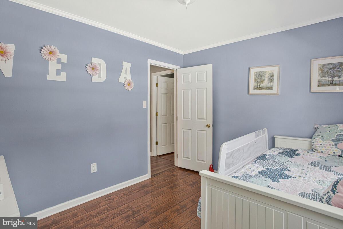 HUNTINGFIELDS MANOR - Residential