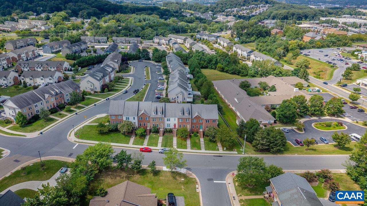 TOWNES AT BLUESTONE - Residential