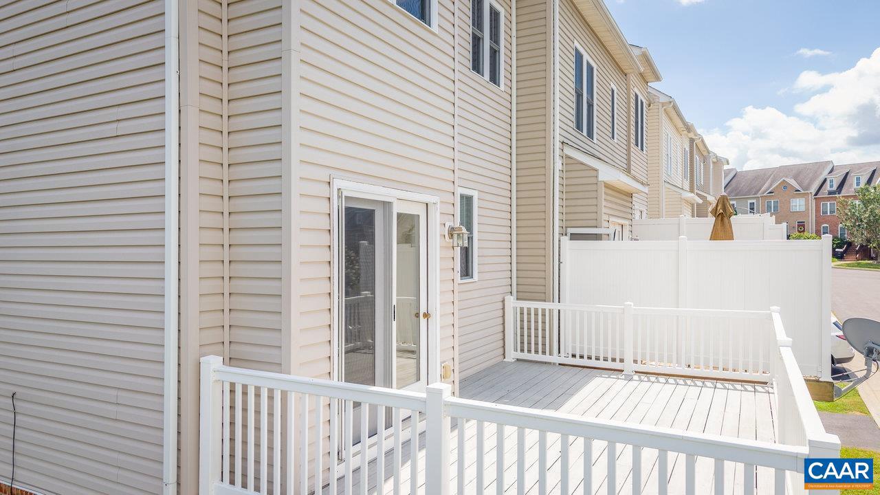 TOWNES AT BLUESTONE - Residential