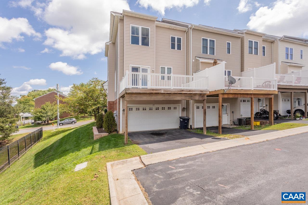 TOWNES AT BLUESTONE - Residential