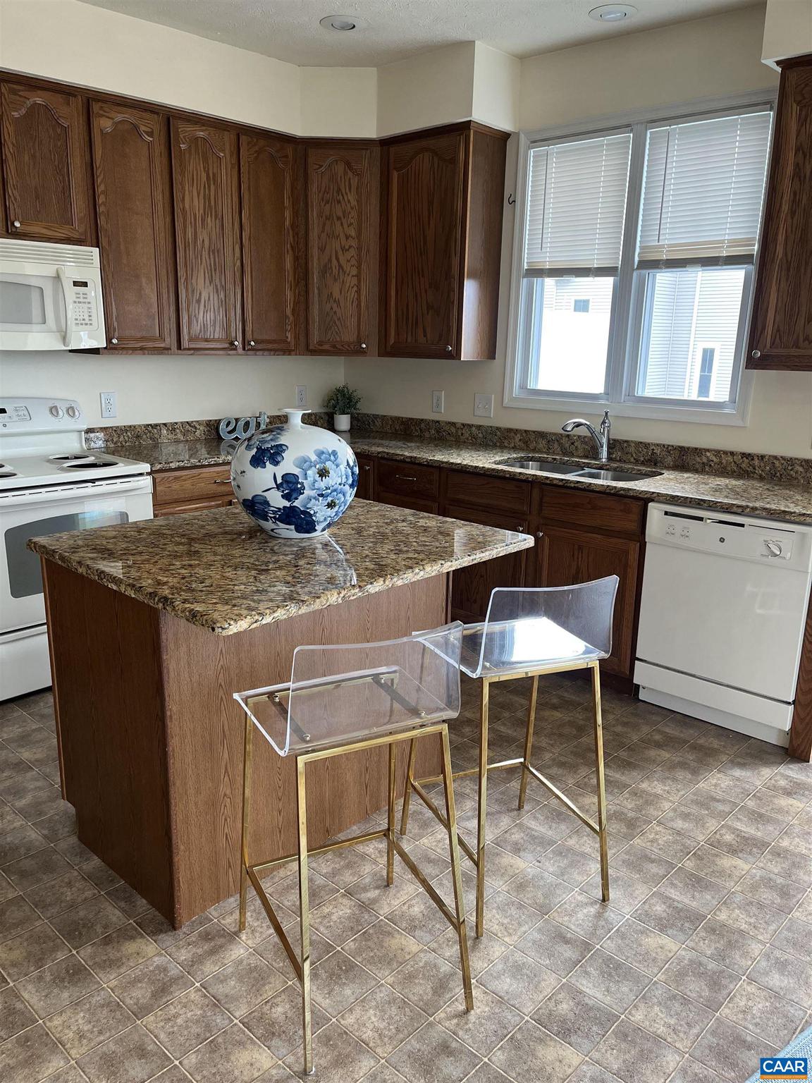 TOWNES AT BLUESTONE - Residential