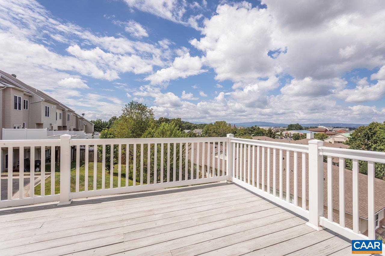 TOWNES AT BLUESTONE - Residential