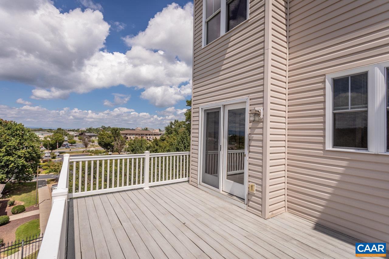 TOWNES AT BLUESTONE - Residential