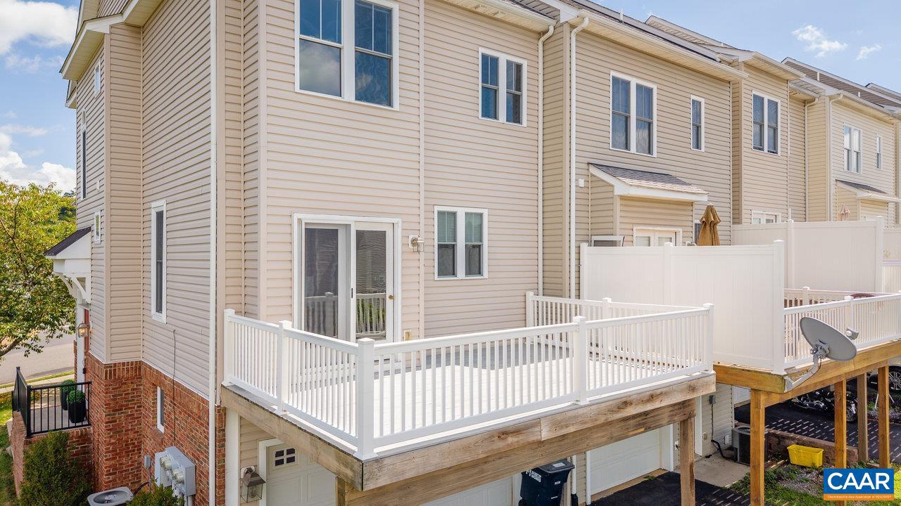 TOWNES AT BLUESTONE - Residential