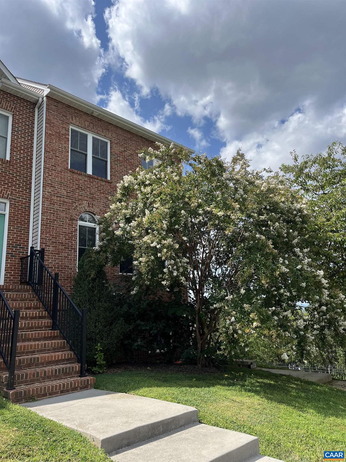 TOWNES AT BLUESTONE - Residential