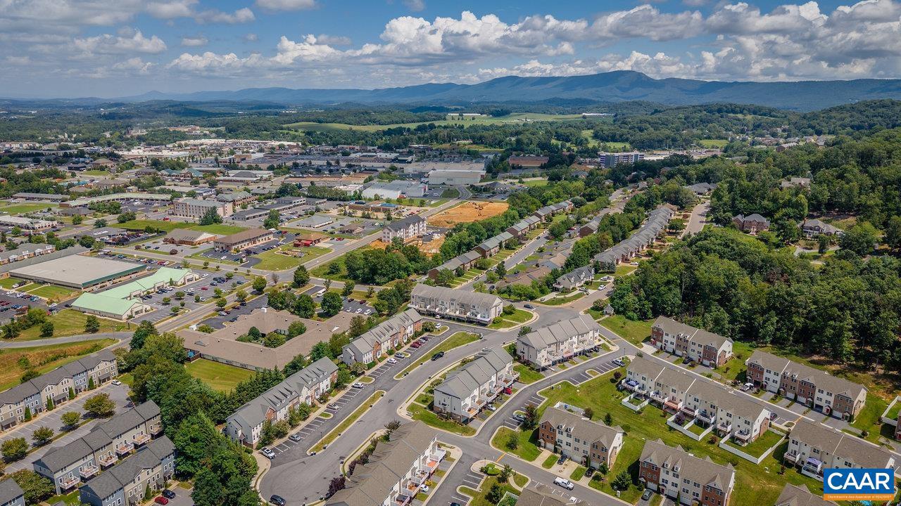 TOWNES AT BLUESTONE - Residential