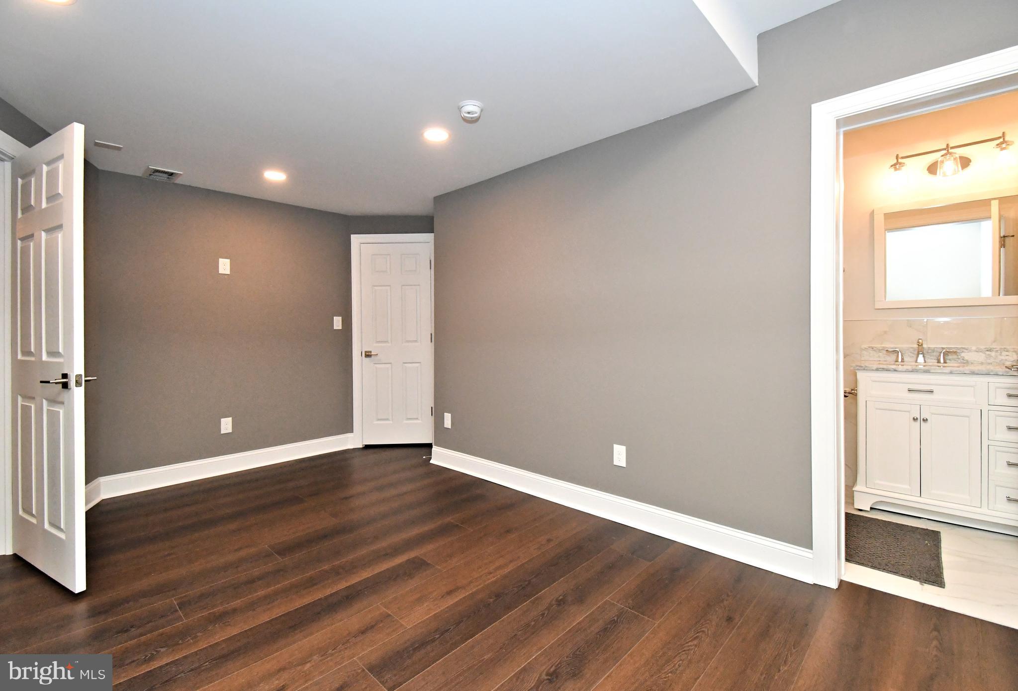 TALAMORE - Residential Lease