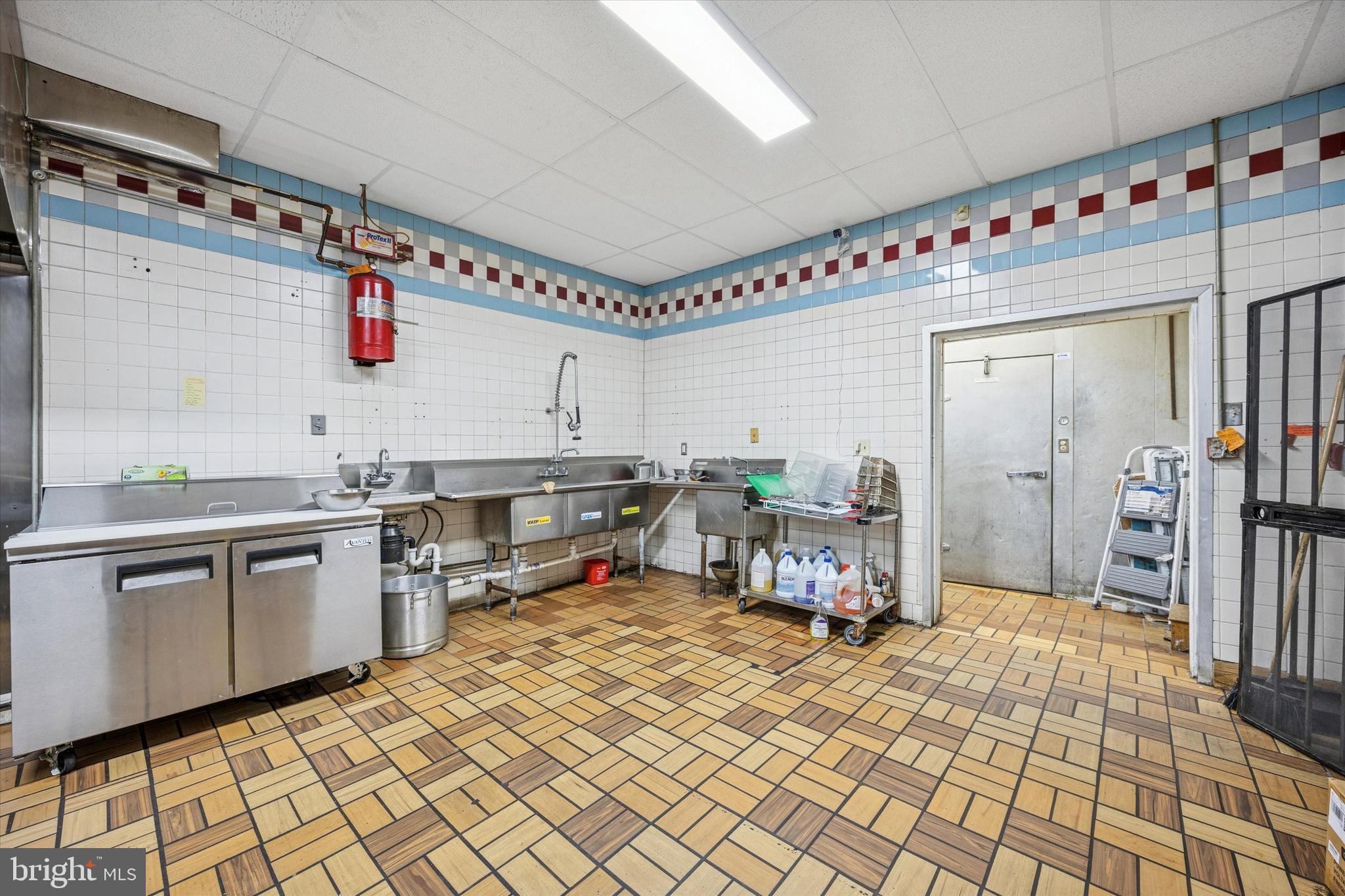 PORT RICHMOND - Residential Income