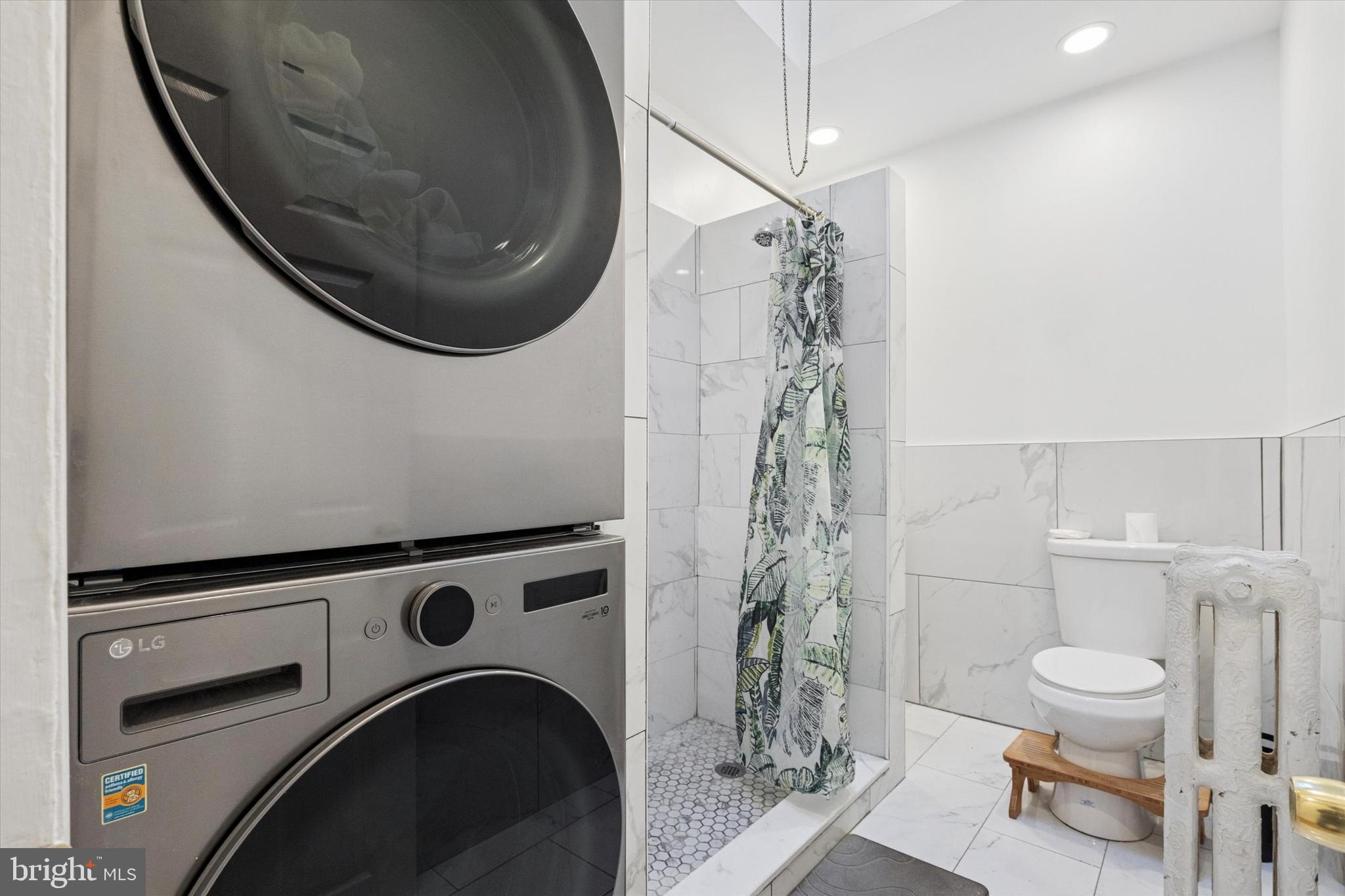 PORT RICHMOND - Residential Income