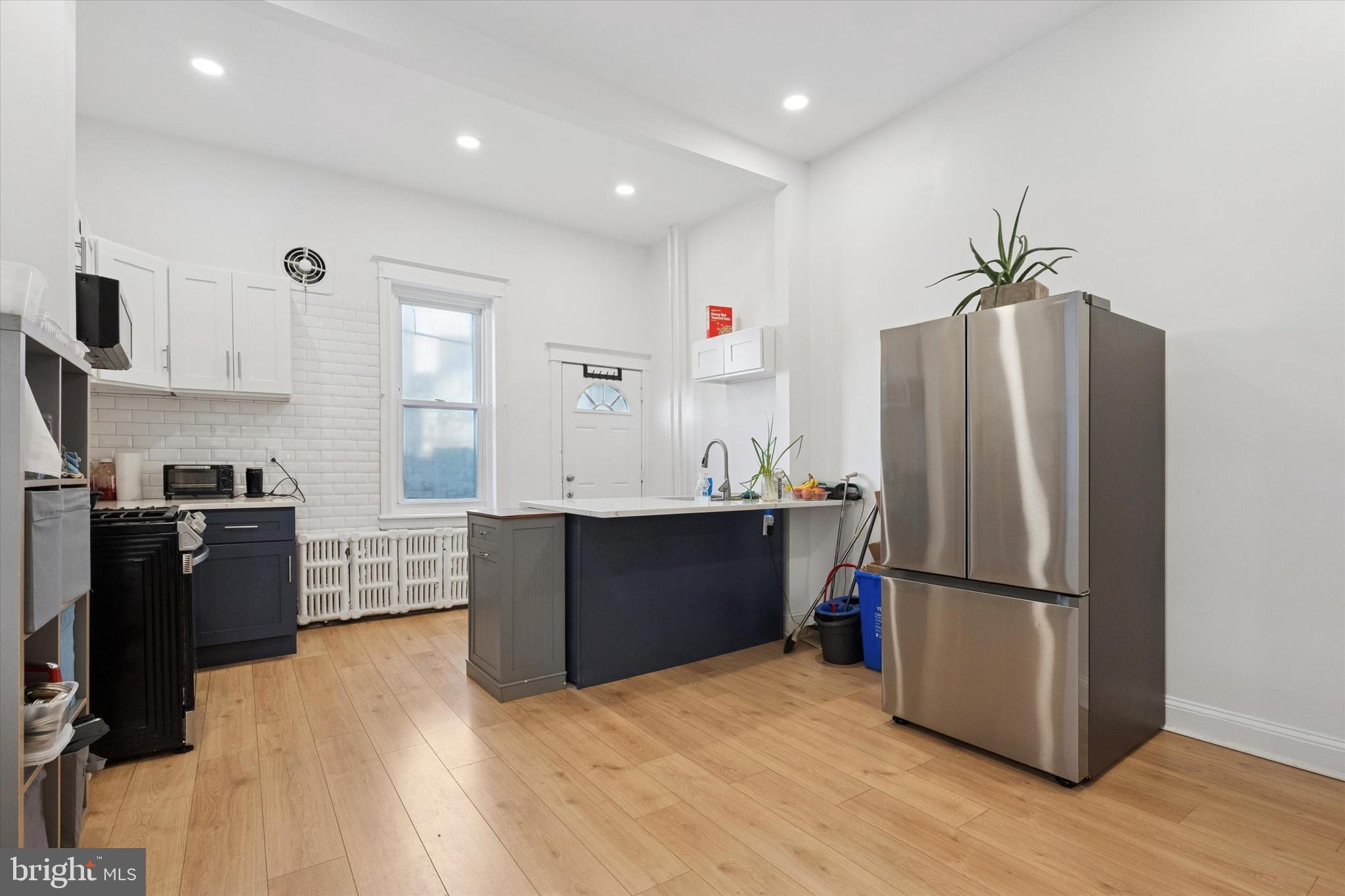 PORT RICHMOND - Residential Income