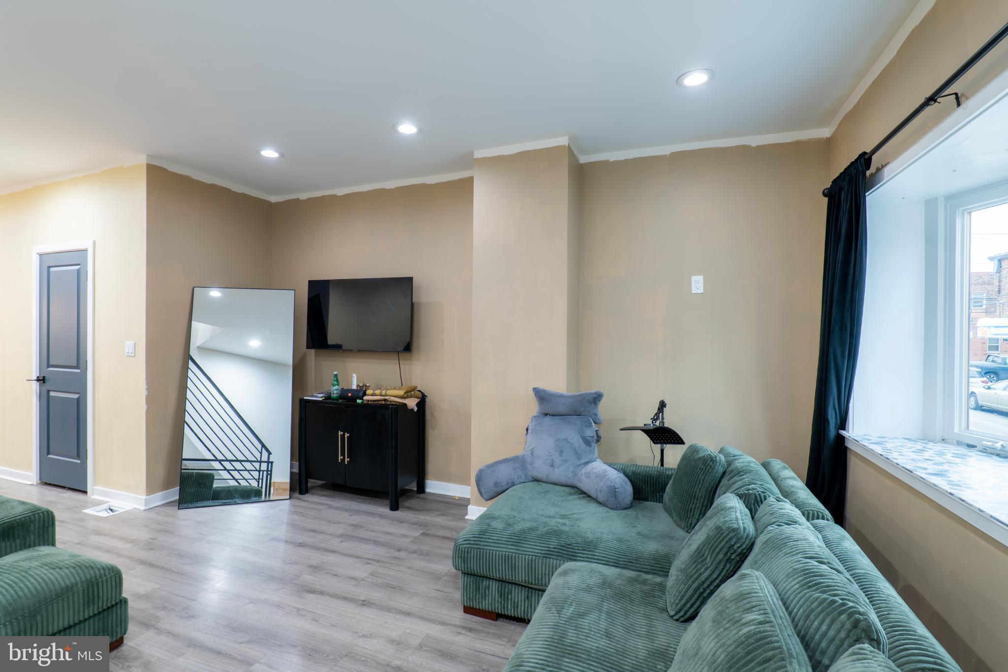 WEST PASSYUNK - Residential