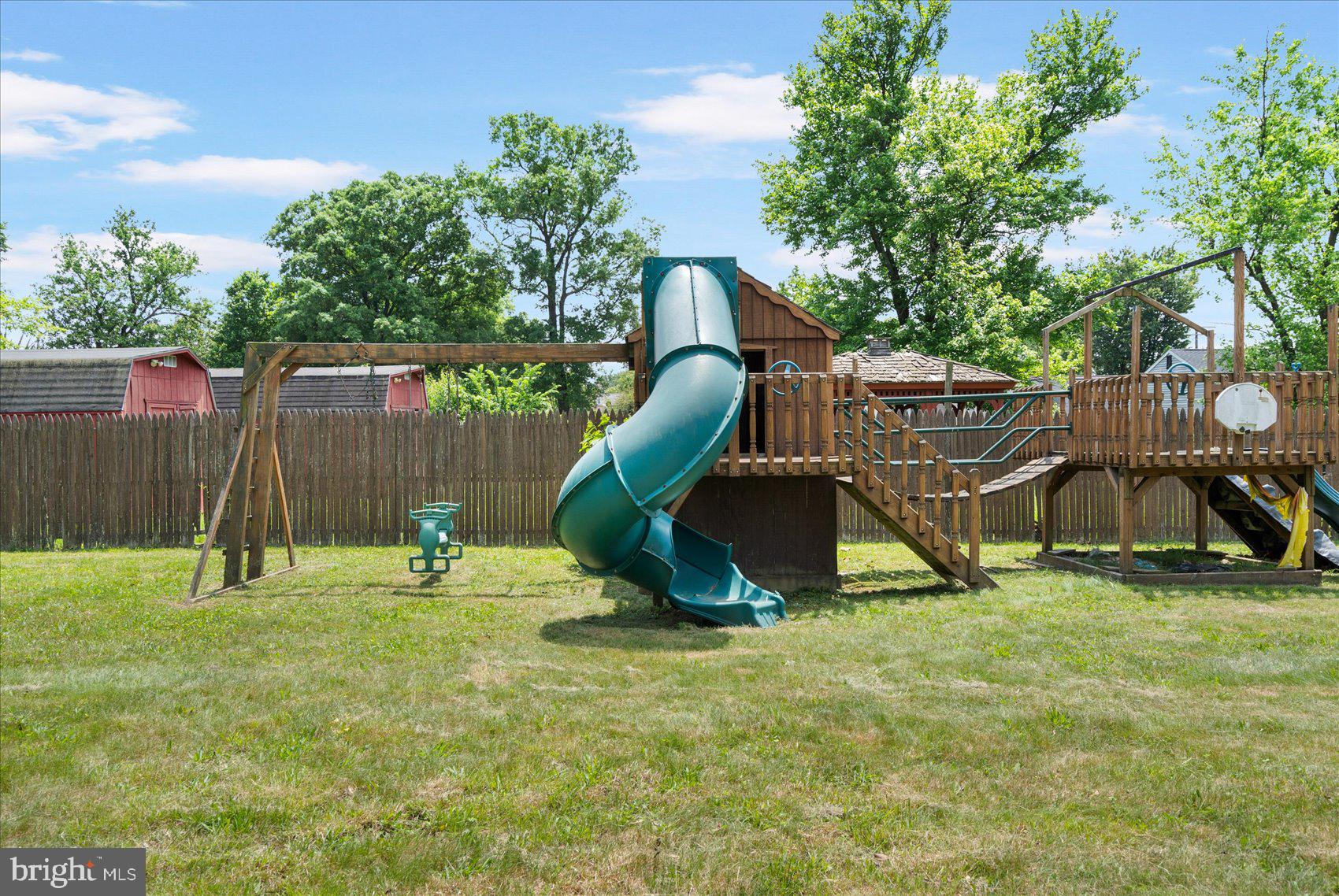 HAMILTON HILLS - Residential