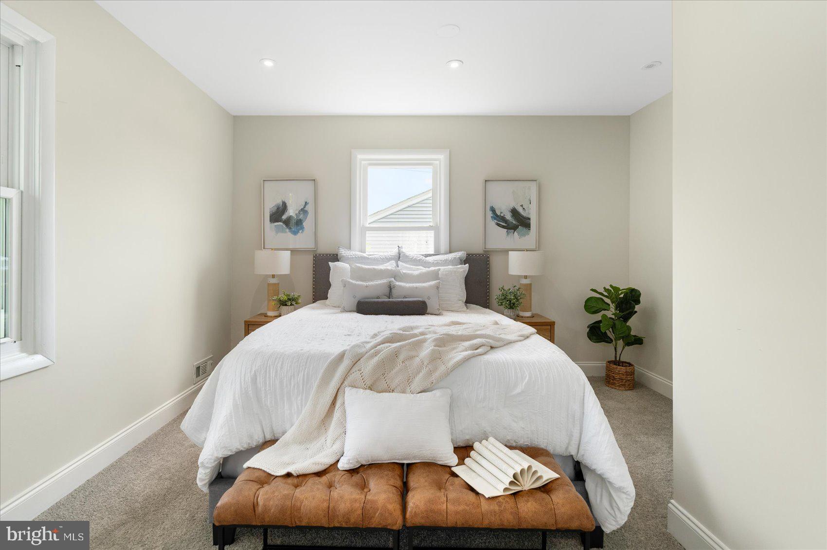 HAMILTON HILLS - Residential