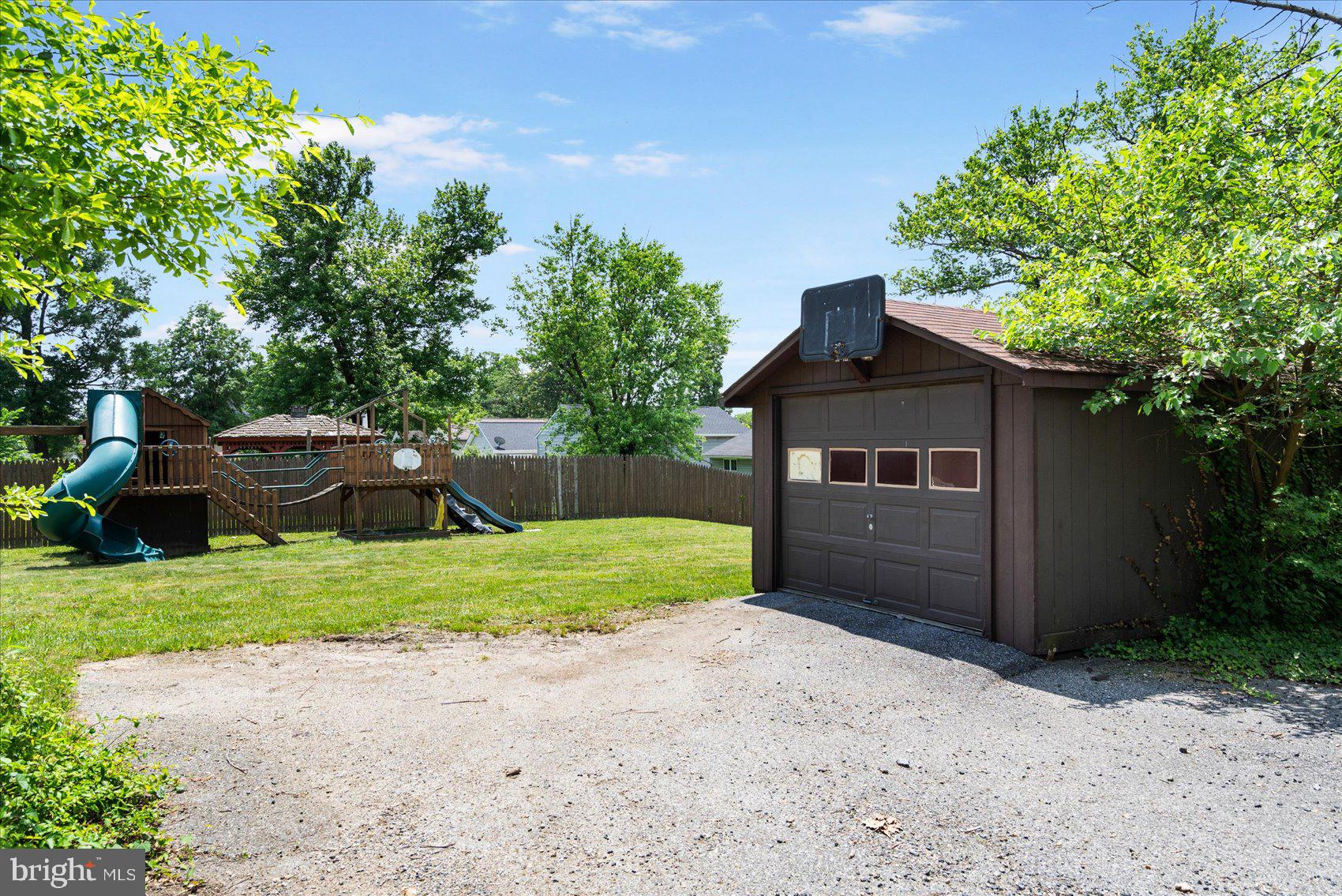 HAMILTON HILLS - Residential