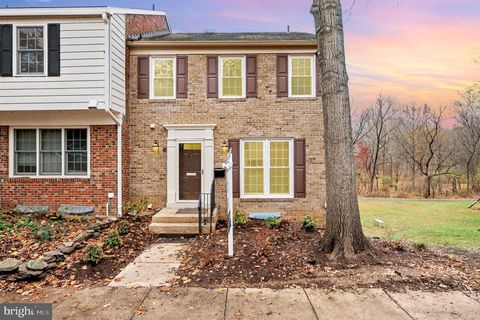 Photo of 554 Monet Drive, ROCKVILLE, MD 20850 (MLS # MDMC2207844)
