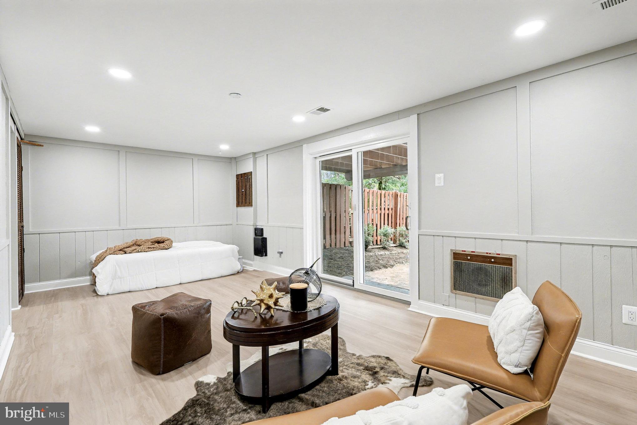 ROCKSHIRE TOWNHOMES - Residential