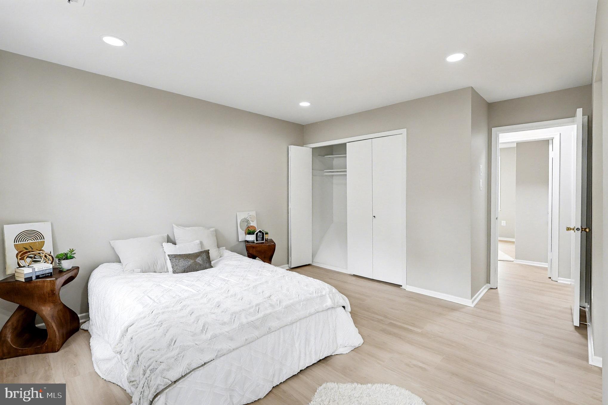 ROCKSHIRE TOWNHOMES - Residential