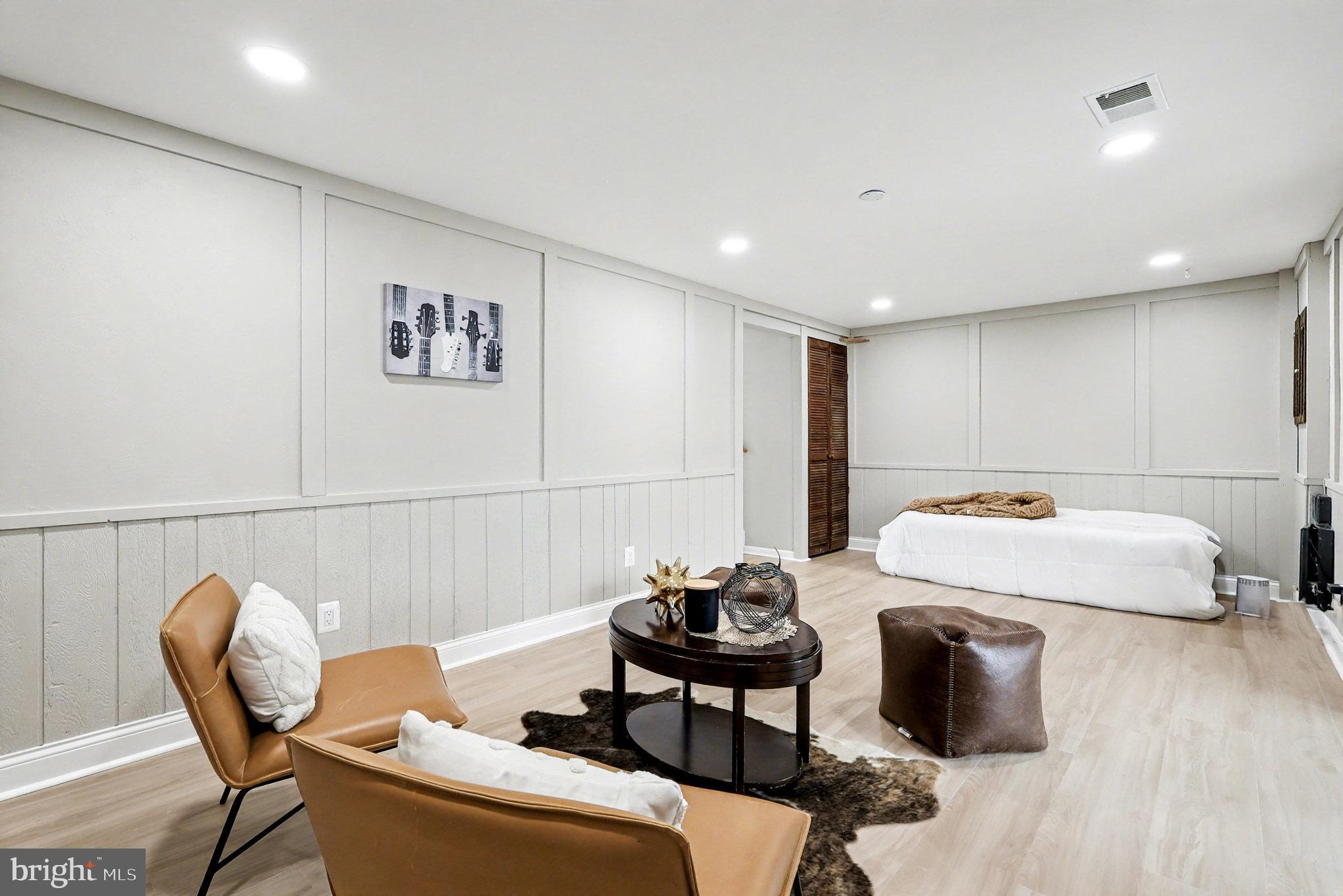 ROCKSHIRE TOWNHOMES - Residential