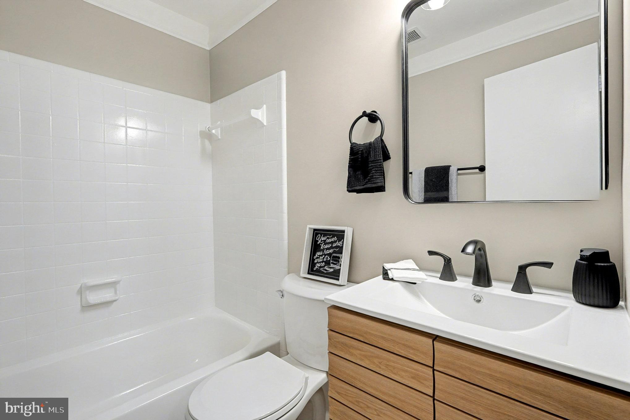 ROCKSHIRE TOWNHOMES - Residential