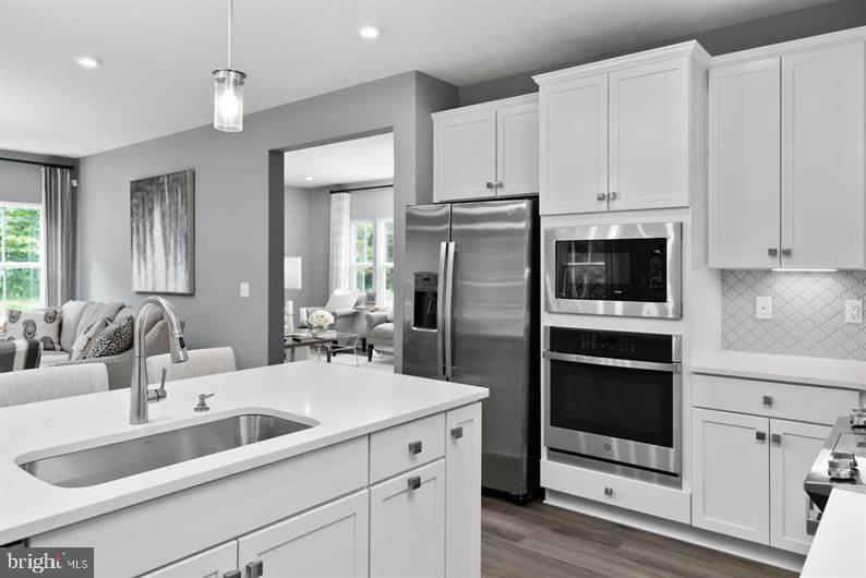 3426 FOX POINTE LANE
