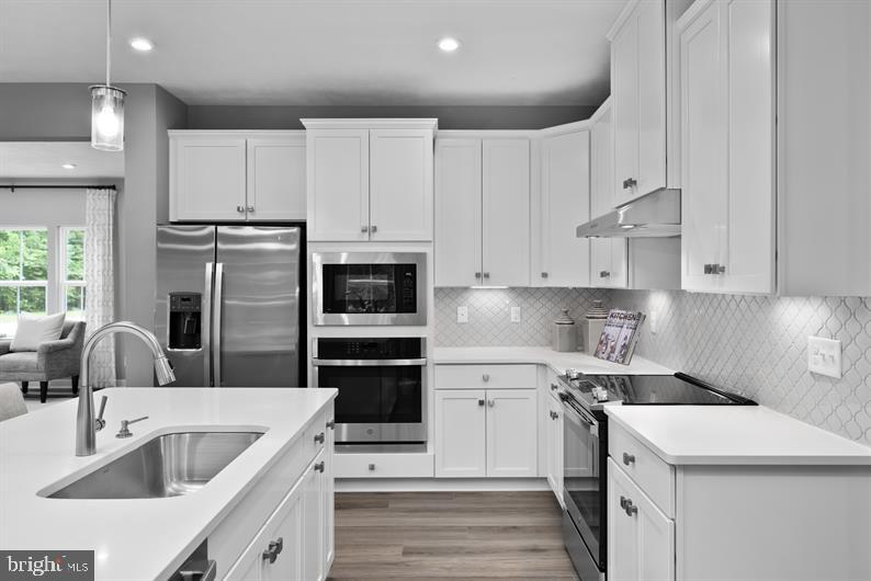 3426 FOX POINTE LANE