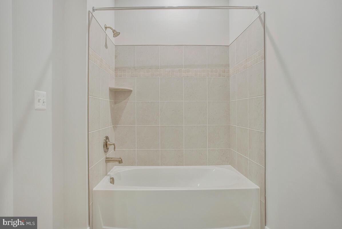 FOUR SEASONS AT KENT ISLAND - Residential