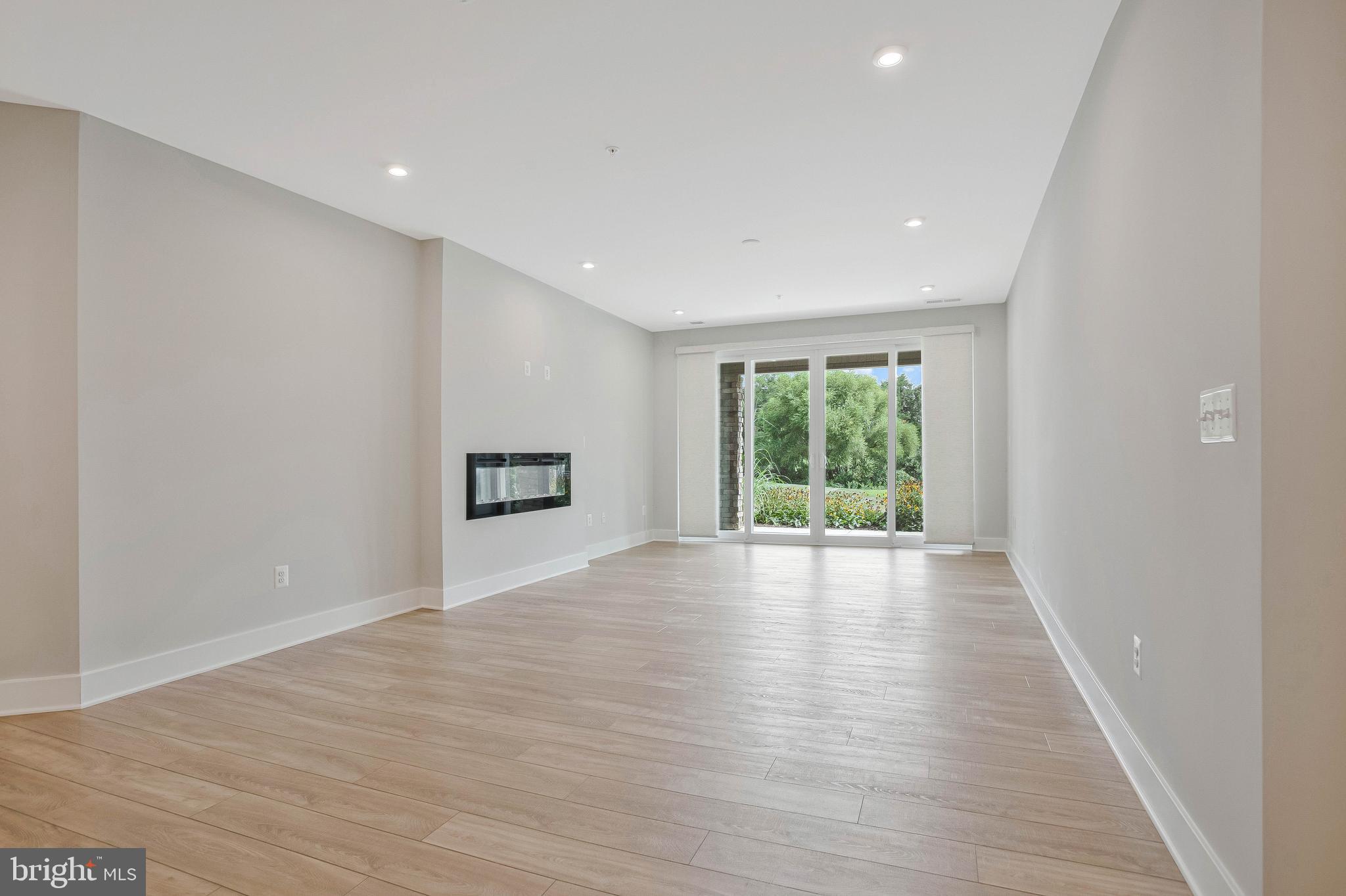 FOUR SEASONS AT KENT ISLAND - Residential