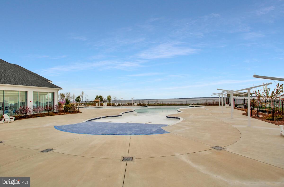 FOUR SEASONS AT KENT ISLAND - Residential