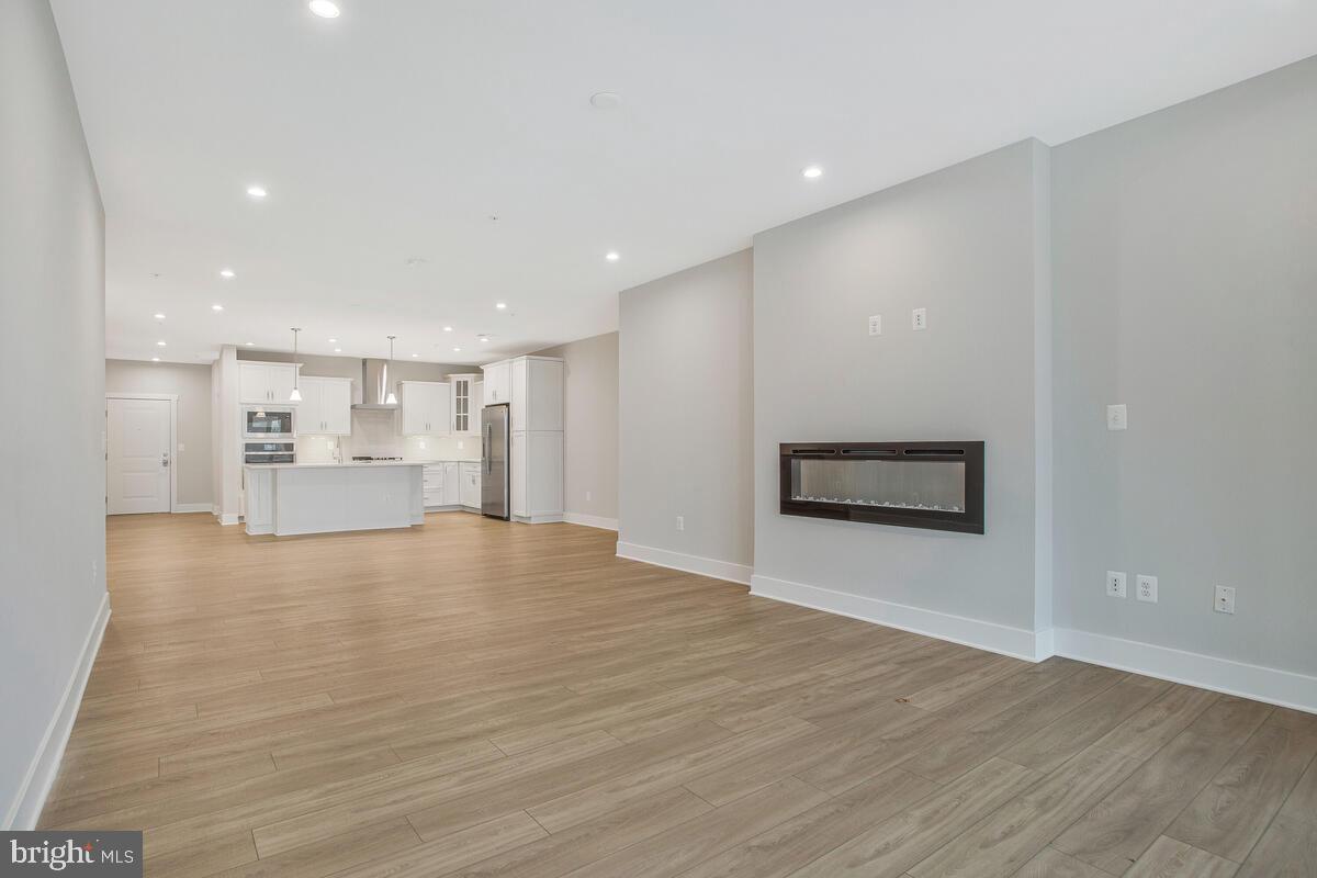 FOUR SEASONS AT KENT ISLAND - Residential