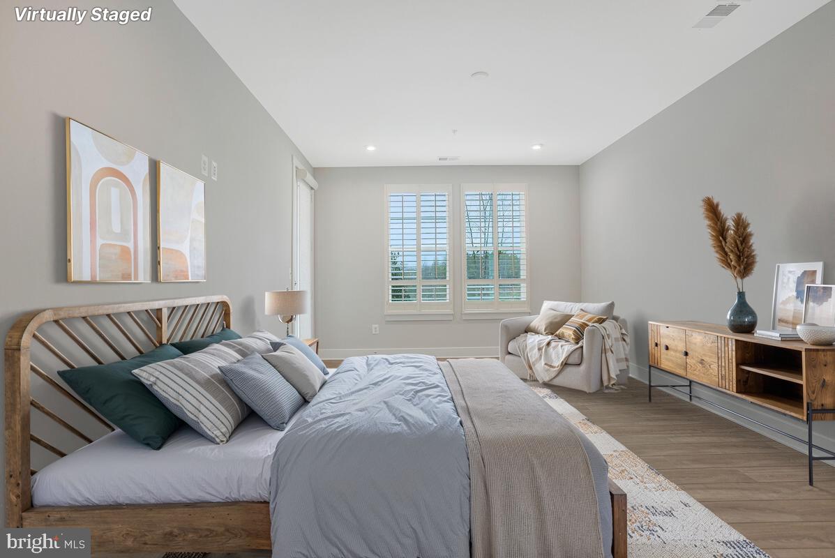 FOUR SEASONS AT KENT ISLAND - Residential