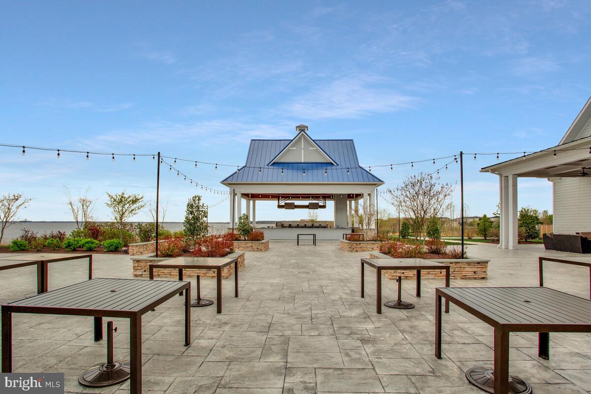 FOUR SEASONS AT KENT ISLAND - Residential