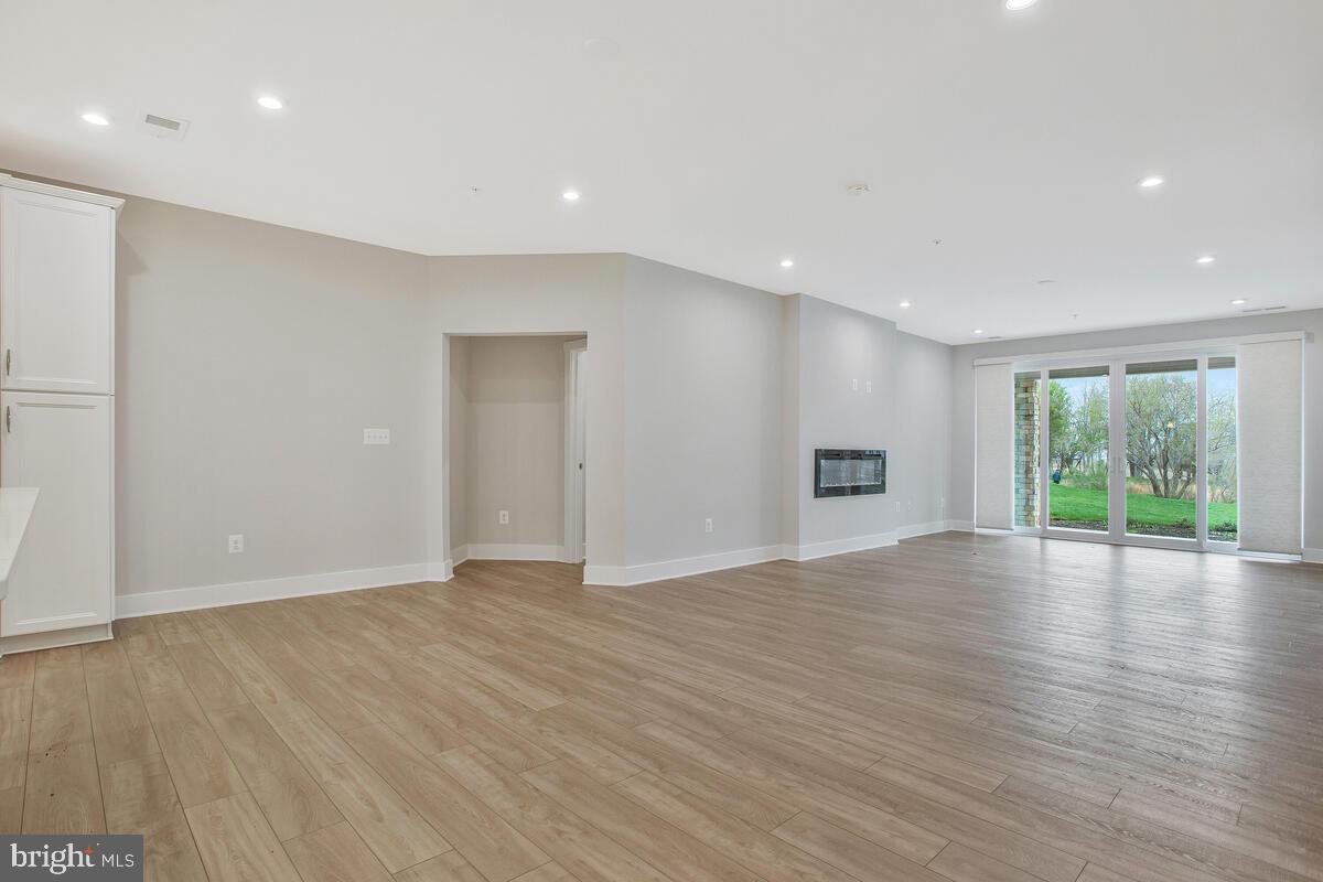 FOUR SEASONS AT KENT ISLAND - Residential