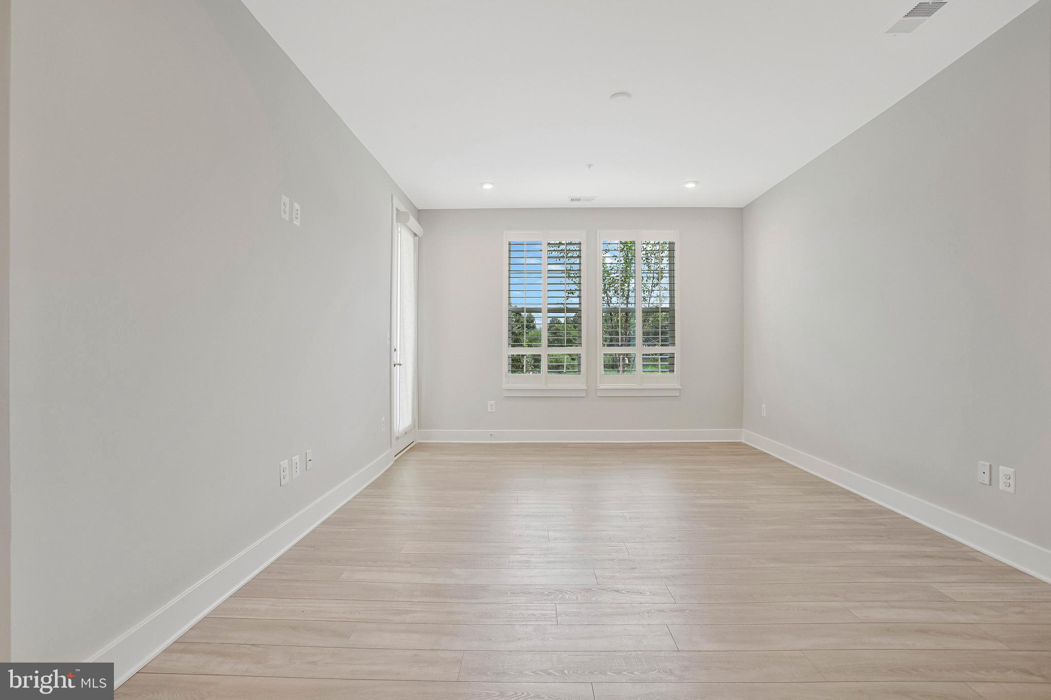 FOUR SEASONS AT KENT ISLAND - Residential